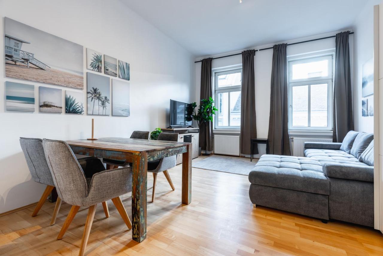 Cozy Apartment Steps Away From Subway Station Виена Екстериор снимка